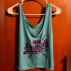 Mom strength (crop top)